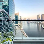 Bay\'S Edge, Luxury Canal View 2Br In Business Bay