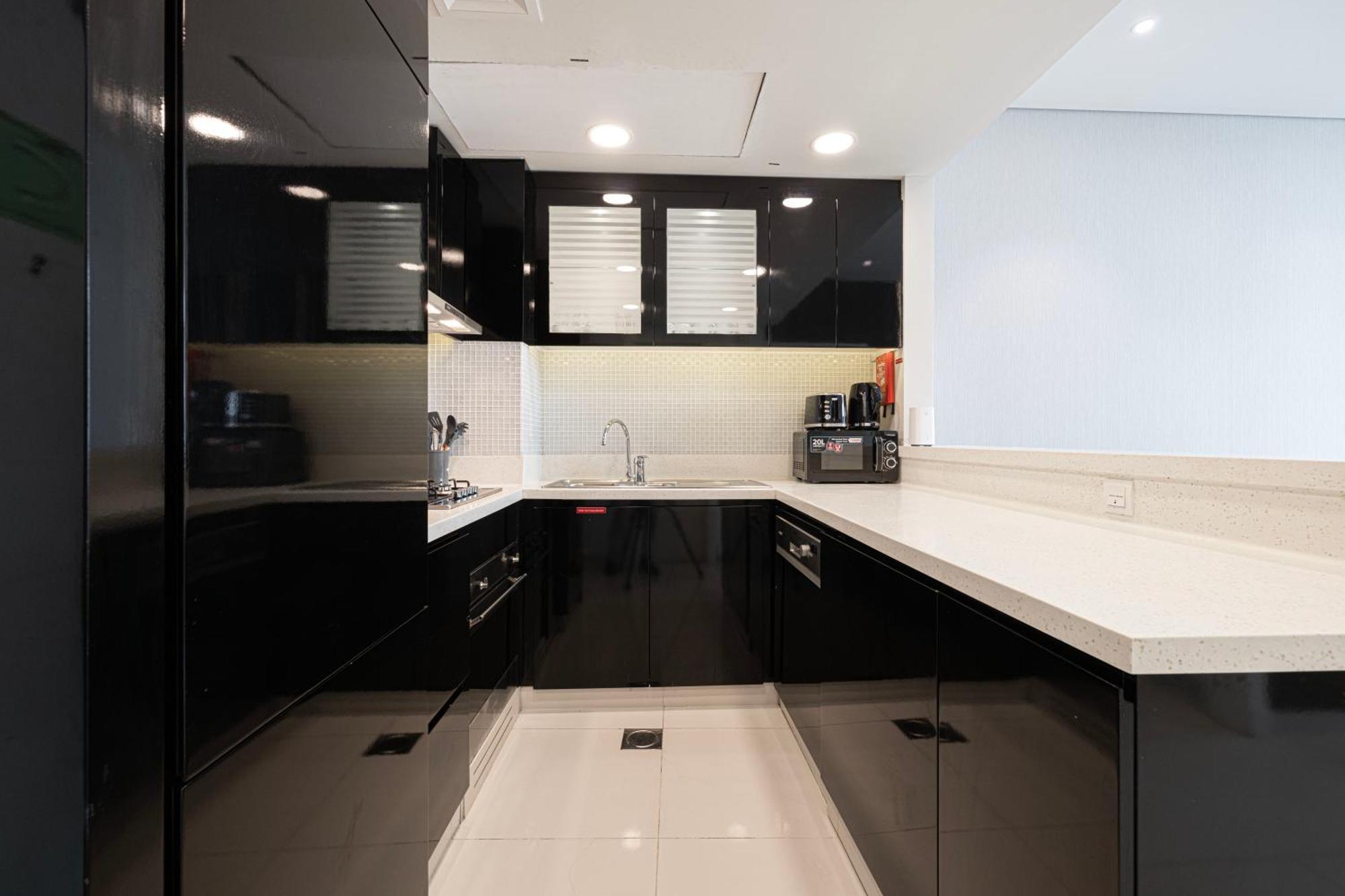 Bay's Edge, Luxury Canal View 2br In Business Bay Dubai