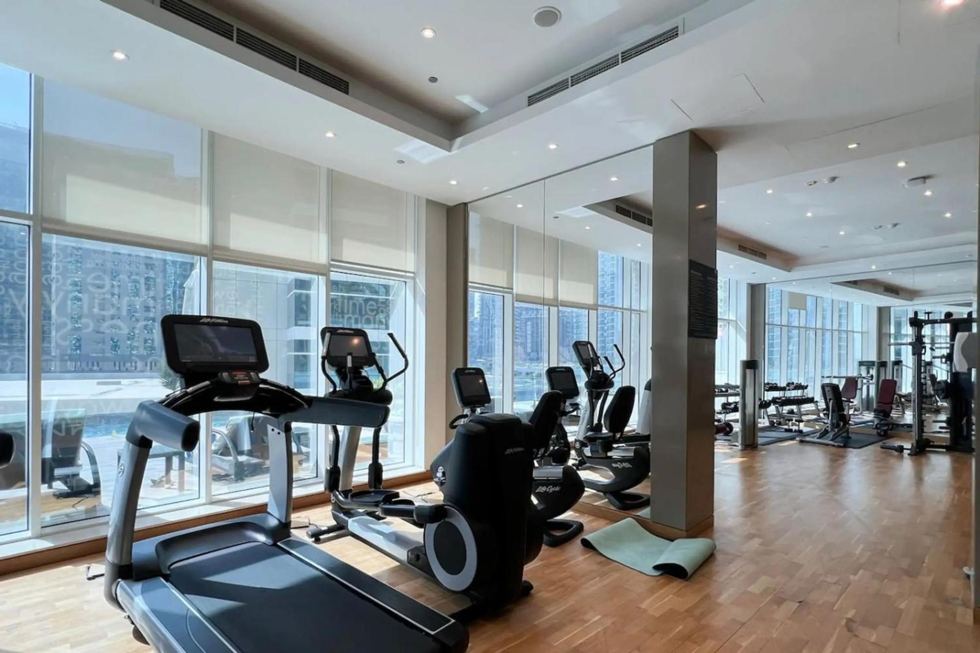 Bay's Edge, Luxury Canal View 2br In Business Bay Dubai