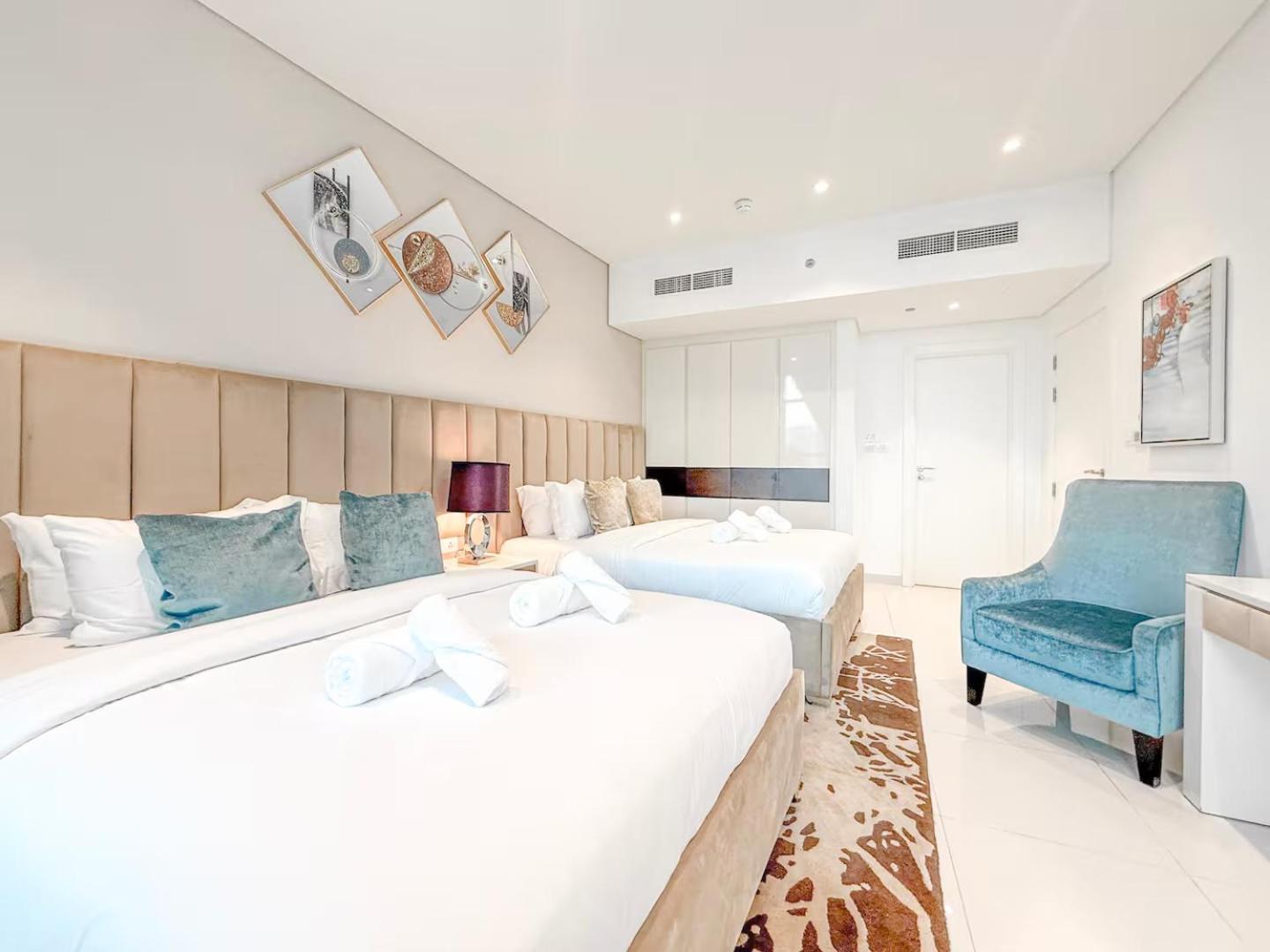 Bay's Edge, Luxury Canal View 2br In Business Bay Dubai